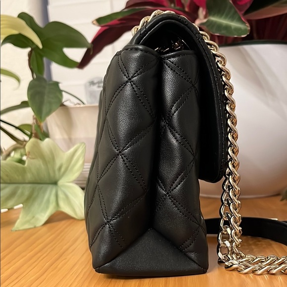 🚨SOLD ELSEWHERE🚨Kate Spade New York Black Quilted Shoulder Bag with Gold Chain - Picture 5 of 14